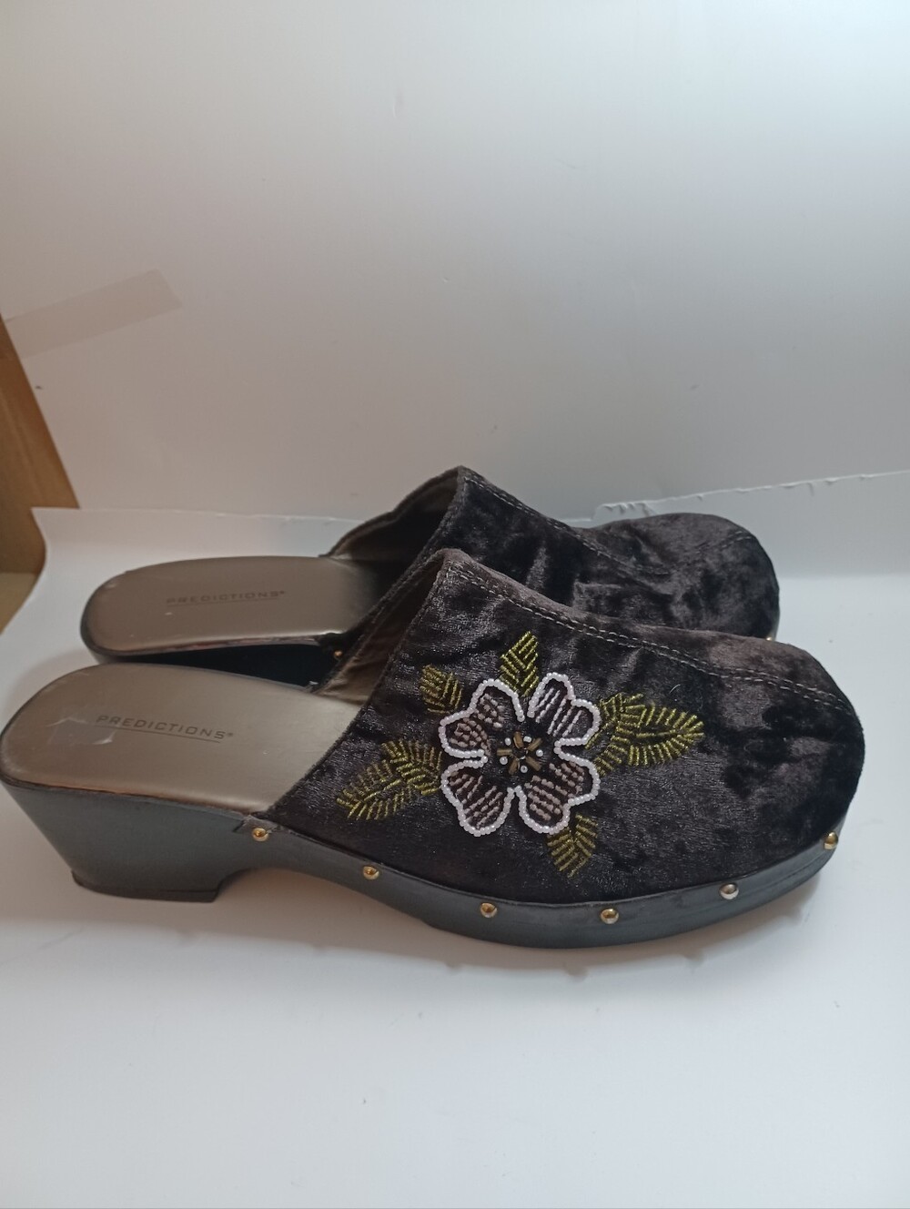 Predictions Y2K Brown Velvet Floral Embroidered Clogs 12M